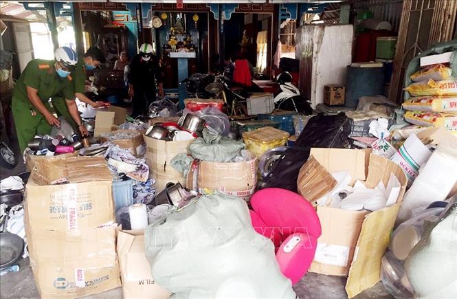 Thu giữ hơn 1.100 sản phẩm và hơn 1,3 tấn hàng hóa không hóa đơn, chứng từ